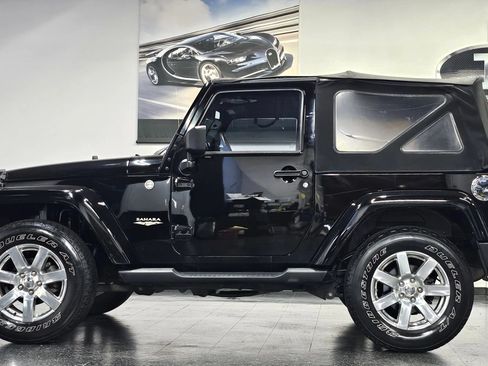 Used 2013 Jeep Wrangler Sahara w/ Connectivity Group AWD/4WD image 17