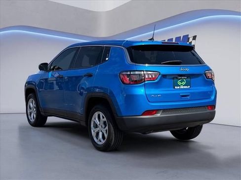 Used 2024 Jeep Compass Sport AWD/4WD image 3