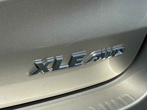 Used 2014 Toyota Highlander XLE image 28