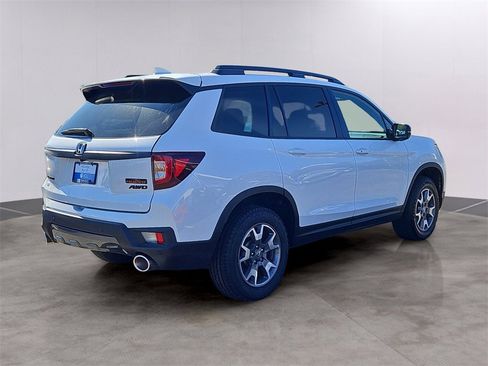 Certified 2022 Honda Passport TrailSport image 4