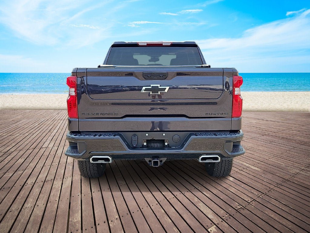 Used 2024 Chevrolet Silverado 1500 Custom Trail Boss w/ LPO, Dark Essentials Package AWD/4WD image 5
