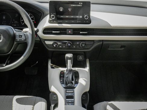 Used 2023 Honda HR-V LX image 28