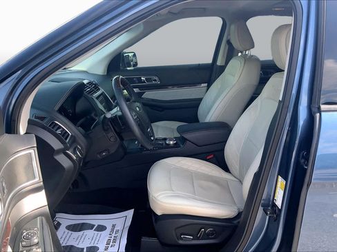 Certified 2018 Ford Explorer Platinum AWD/4WD image 8