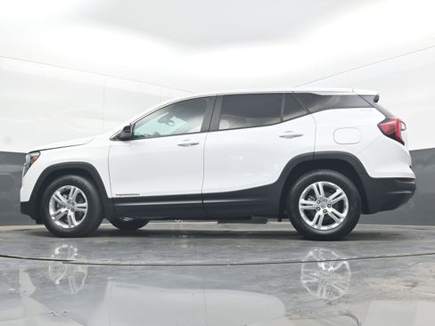 Used 2024 GMC Terrain SLE FWD image 27