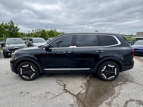 Used 2025 Kia Telluride S AWD/4WD image 2