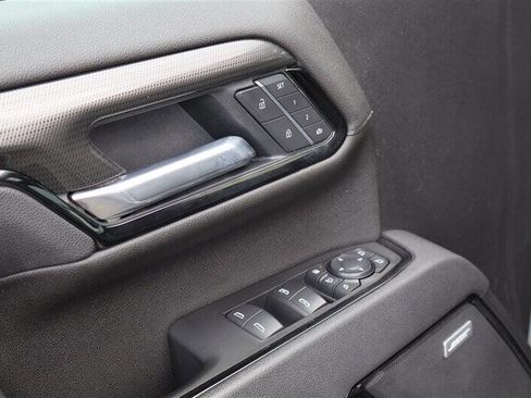 Used 2025 GMC Sierra 3500 AT4 w/ AT4 Premium Plus Package AWD/4WD image 17