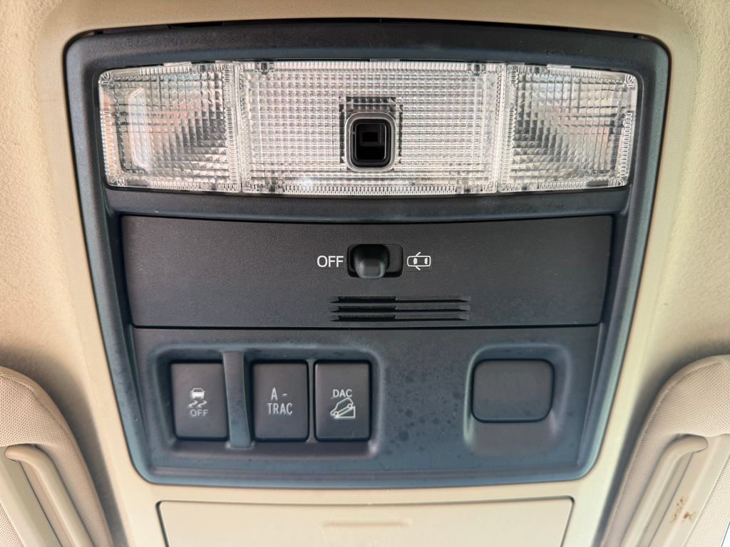 Used 2014 Toyota 4Runner SR5 AWD/4WD image 32
