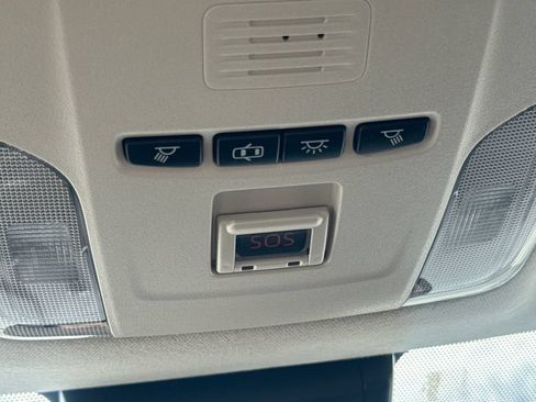 Used 2020 Toyota Corolla LE FWD image 30
