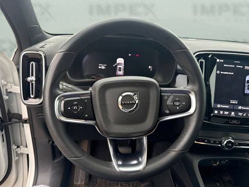 Used 2023 Volvo XC40 Recharge Ultimate AWD/4WD image 13