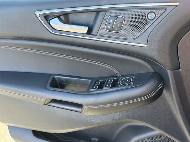 Used 2022 Ford Edge Titanium AWD/4WD image 15