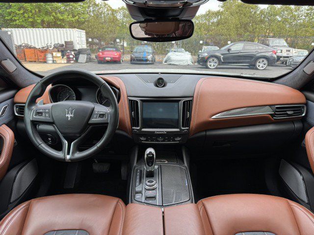 Used 2017 Maserati Levante S AWD/4WD image 32