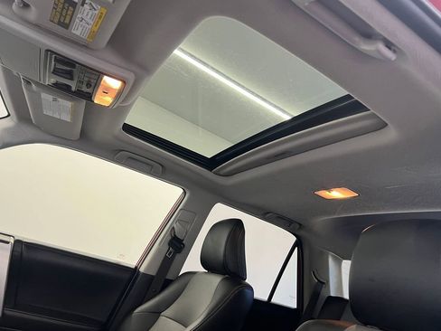 Used 2018 Toyota 4Runner SR5 Premium image 13