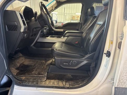 Used 2018 Ford F250 Lariat w/ Chrome Package image 2