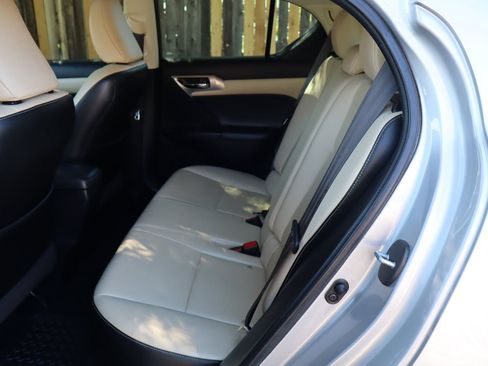 Used 2015 Lexus CT 200h w/ Navigation Package FWD image 20