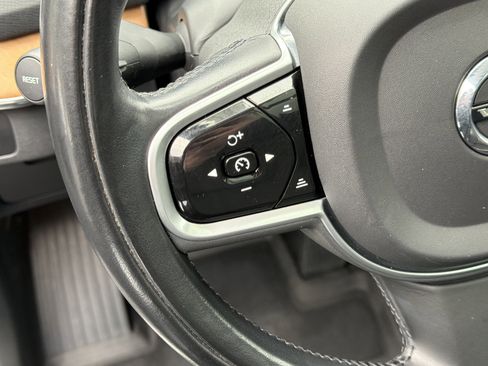 Certified 2022 Volvo XC90 T8 Inscription Expression w/ Advanced Package image 19