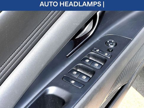 Used 2025 Hyundai Elantra Sport FWD image 14
