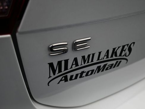 Used 2023 Volkswagen Tiguan SE image 39