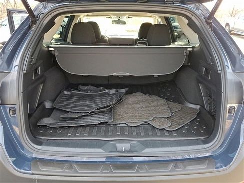 Used 2025 Subaru Outback Premium image 29