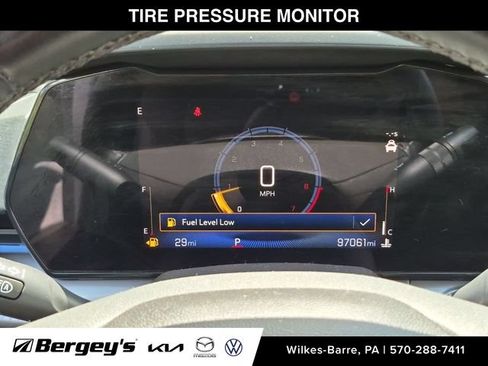 Used 2024 Chevrolet Trax LT w/ LT Convenience Package FWD image 17