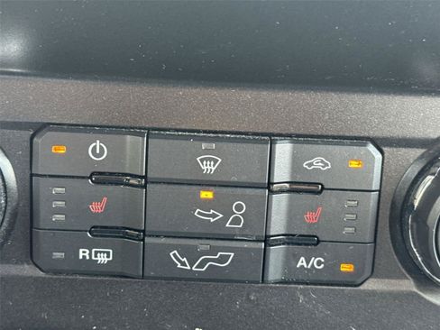 Used 2019 Ford F150 XLT w/ Equipment Group 302A Luxury AWD/4WD image 19