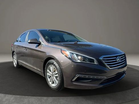 Used 2015 Hyundai Sonata SE image 3