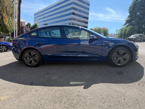 Used 2022 Tesla Model 3 Long Range AWD/4WD image 7