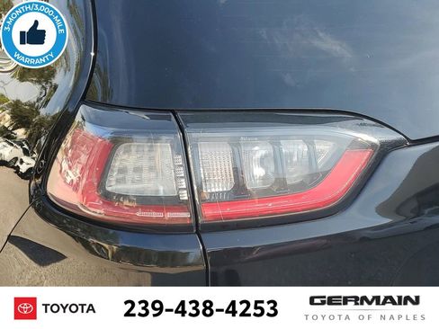 Used 2019 Jeep Cherokee Limited image 16