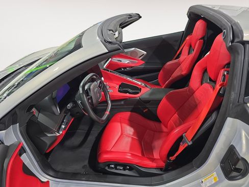 Used 2022 Chevrolet Corvette Stingray Premium Cpe w/ Z51 Performance Package image 4