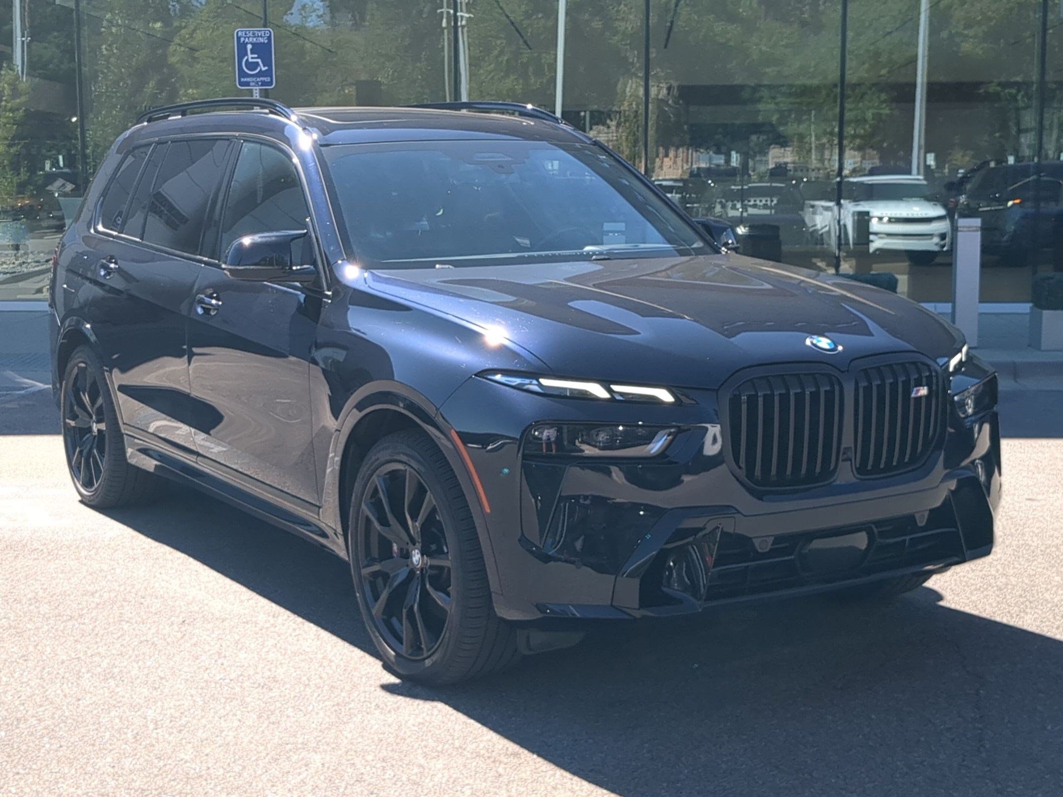Used 2025 BMW X7 M60i AWD/4WD image 3
