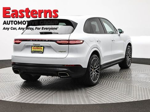 Used 2019 Porsche Cayenne E-Hybrid image 4