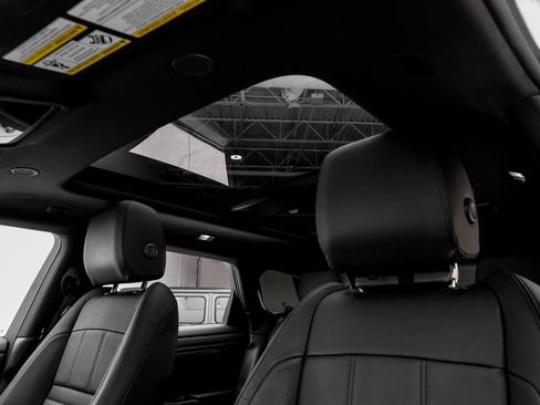 Used 2023 Land Rover Range Rover Evoque R-Dynamic SE image 7