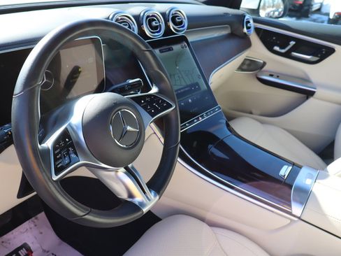 Used 2023 Mercedes-Benz GLC 300 GLC 300 4MATIC SUV w/ Exclusive Trim Package image 9