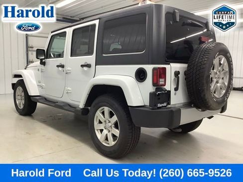 Used 2018 Jeep Wrangler Unlimited Sahara w/ Dual Top Group AWD/4WD image 4