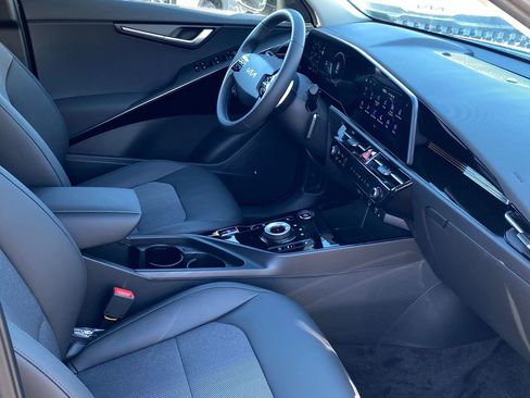 New 2025 Kia Niro Wind image 24