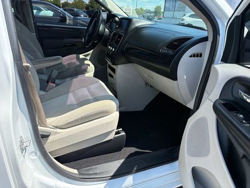 Used 2017 Dodge Grand Caravan SE w/ Power Window Group FWD image 10