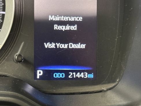 Used 2022 Toyota Corolla Cross LE w/ Moonroof Package FWD image 33