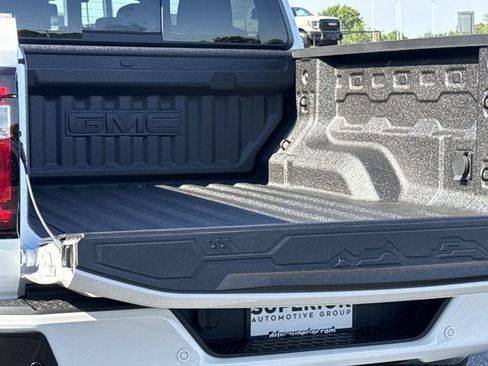 New 2026 GMC Canyon Denali w/ LPO, Black Badging Package AWD/4WD image 10