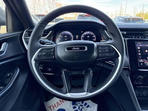 New 2025 Jeep Grand Cherokee L Laredo w/ Luxury Tech Group I AWD/4WD image 20
