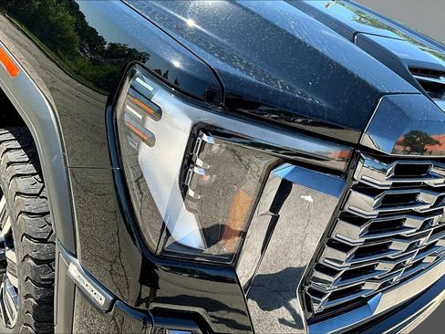 Used 2024 GMC Sierra 2500 Denali Ultimate AWD/4WD image 13