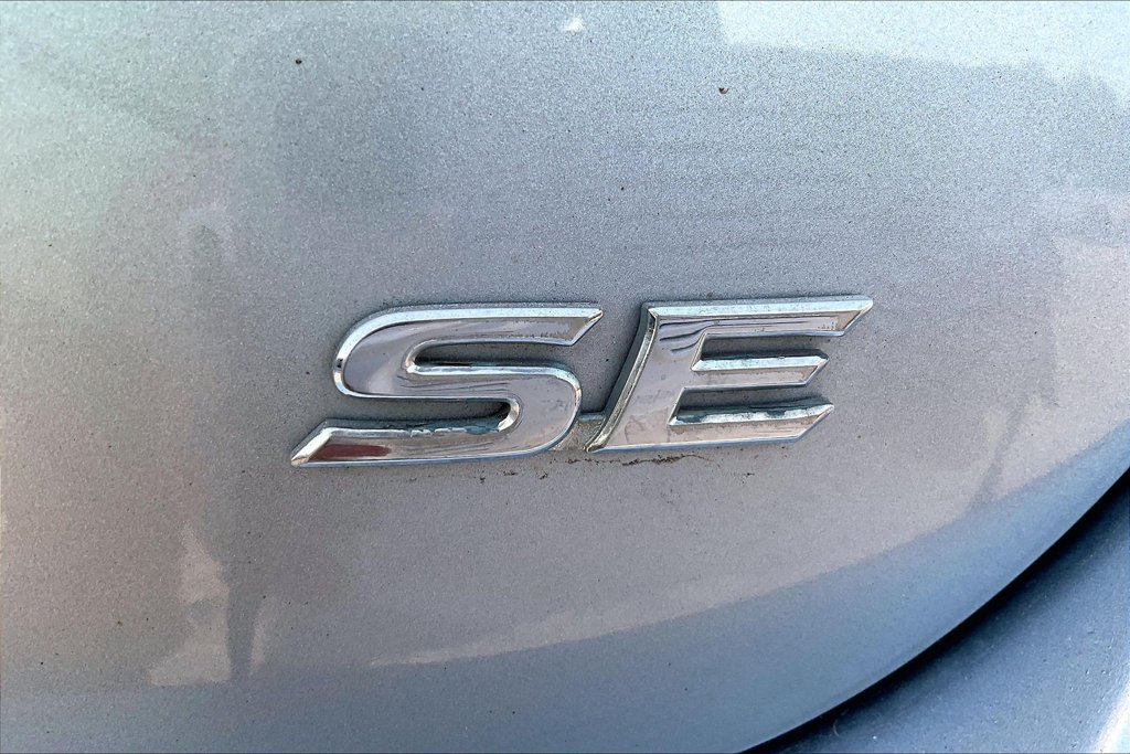Used 2020 Toyota Camry SE FWD image 23