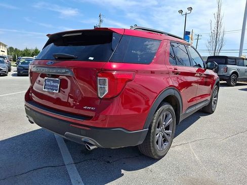 Used 2024 Ford Explorer XLT w/ Equipment Group 202A AWD/4WD image 13