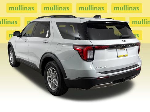 New 2027 Ford Explorer Active w/ Active Comfort Package RWD image 10