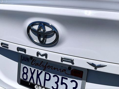 Used 2018 Toyota Camry LE FWD image 30