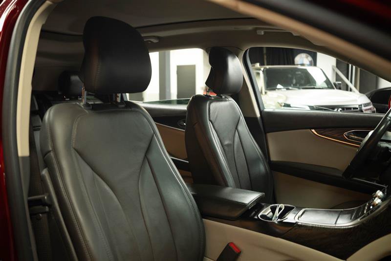 Used 2019 Lincoln Nautilus Reserve AWD/4WD image 16