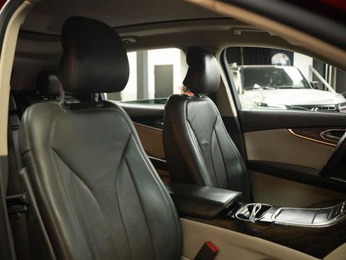 Used 2019 Lincoln Nautilus Reserve AWD/4WD image 16