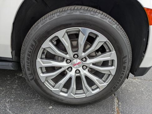 Certified 2021 GMC Yukon Denali w/ Denali Premium Package AWD/4WD image 12