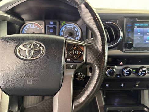 Used 2017 Toyota Tacoma TRD Sport w/ Tow Package (A/T) AWD/4WD image 23