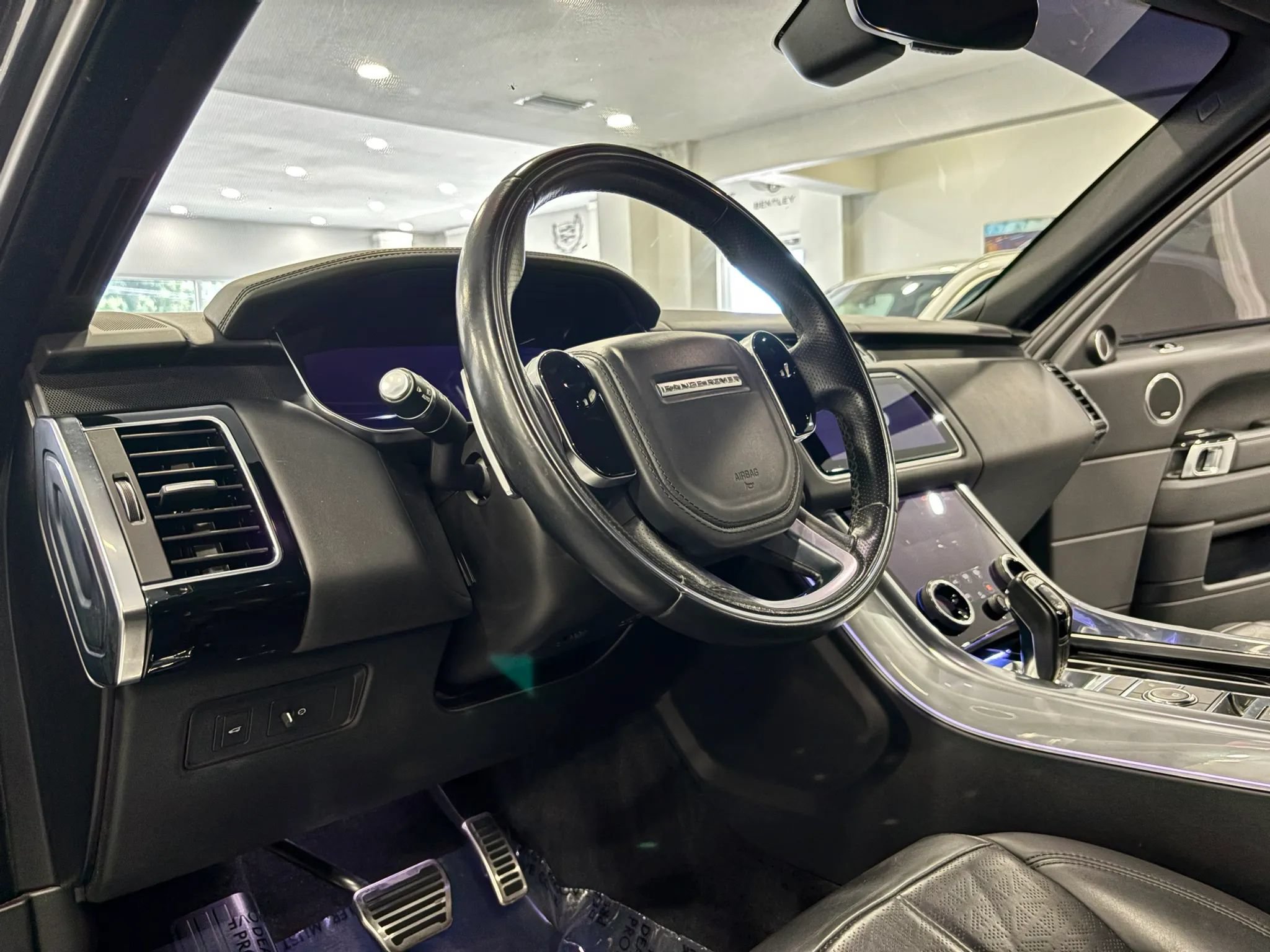 Used 2019 Land Rover Range Rover Sport HSE Dynamic AWD/4WD image 9