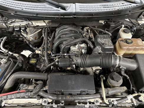 Used 2010 Ford F150 XLT image 23