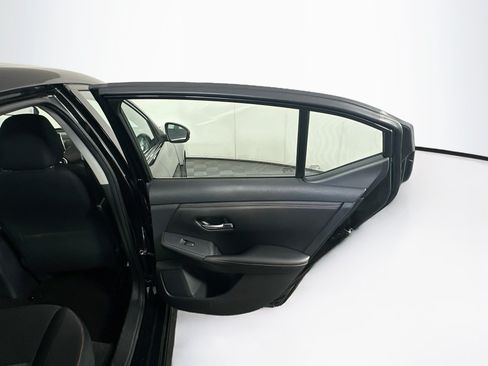 Used 2025 Nissan Sentra SR FWD image 28